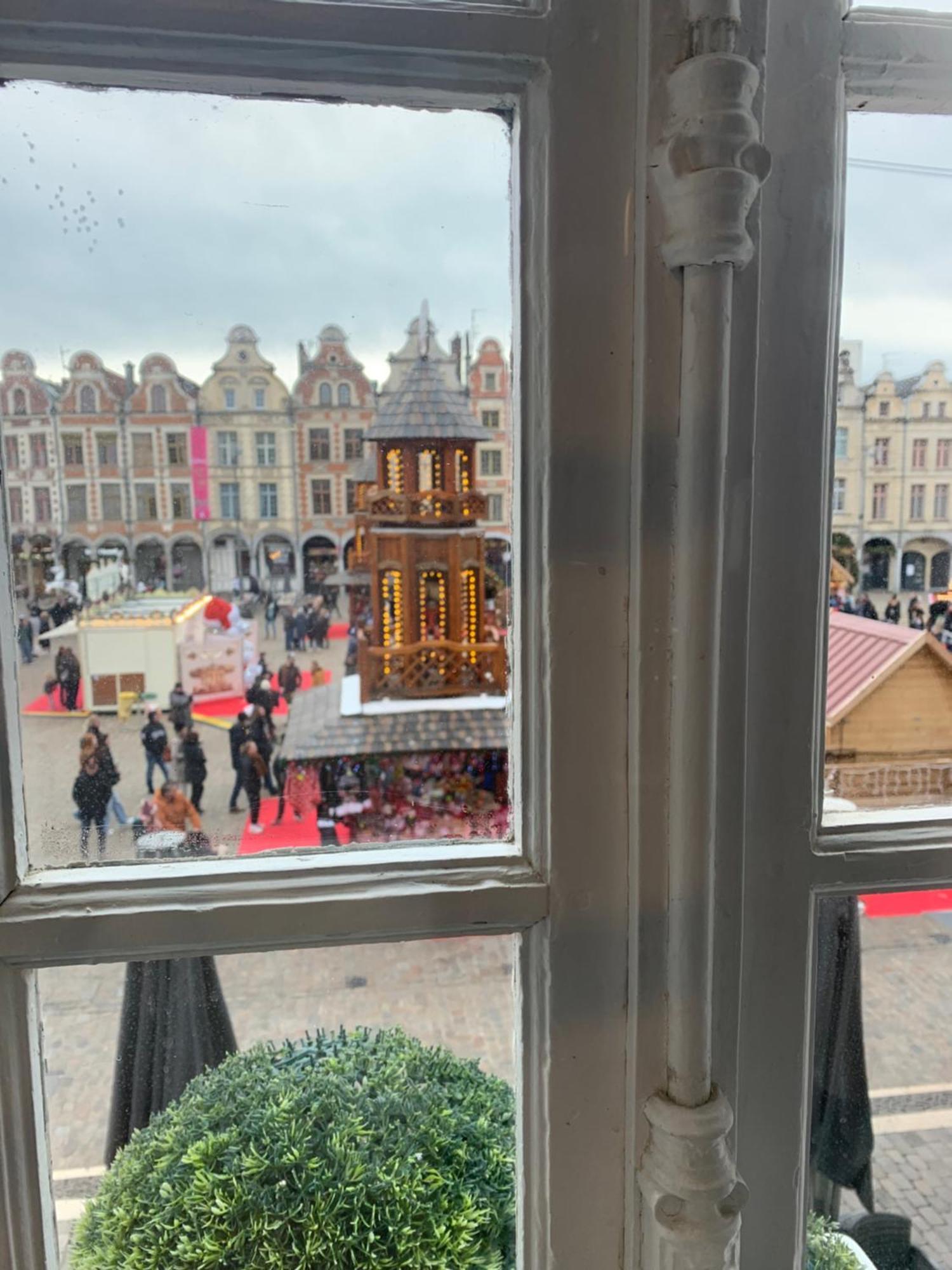 Le 31 Au Coeur Des Places Arras Exterior photo