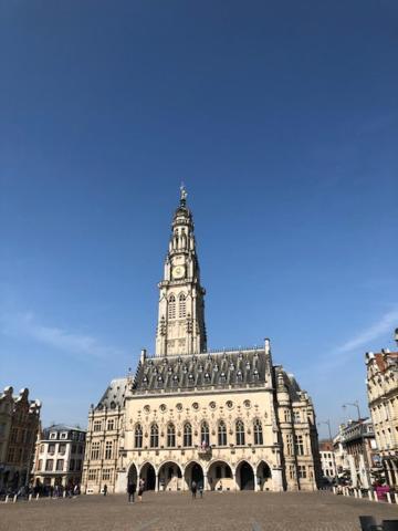 Le 31 Au Coeur Des Places Arras Exterior photo